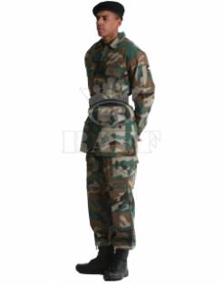 Uniforme de camouflage militaire / 1011