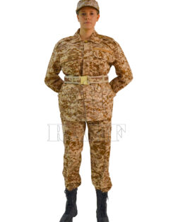 Uniforme de Mulheres Militares / 1100 W